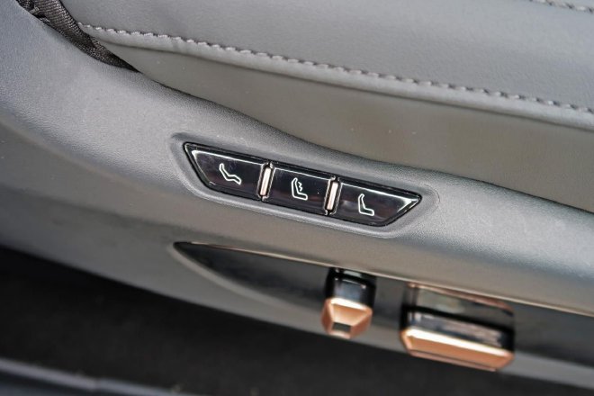Test drive Dongfeng Yipai e π 008 Extended Range Edition, enjoy a comfortable ride, and be more worry-free for long distances